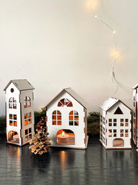 Wooden House Decor - Lemonberry.ca