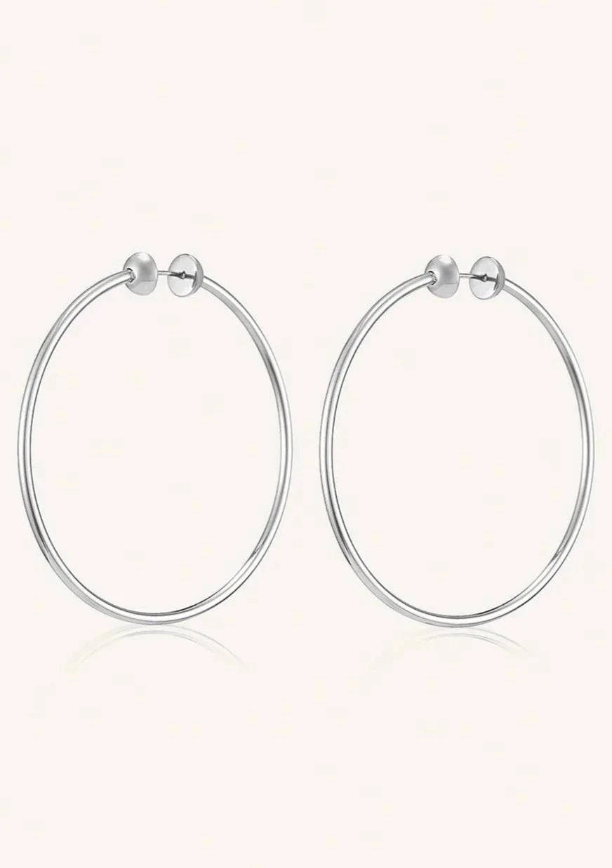 Jenny Bird Icon Hoops in silver, a classic and versatile hoop earring for everyday wear.